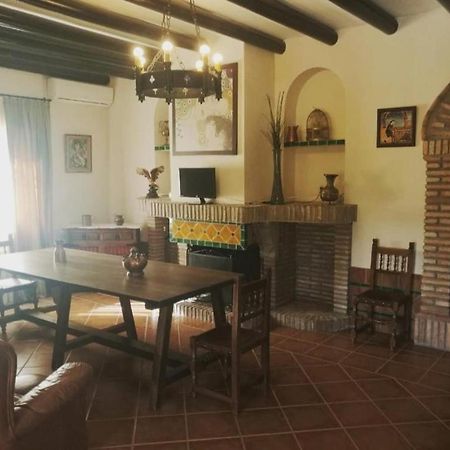 Villa Dama Rural à Posadas Extérieur photo